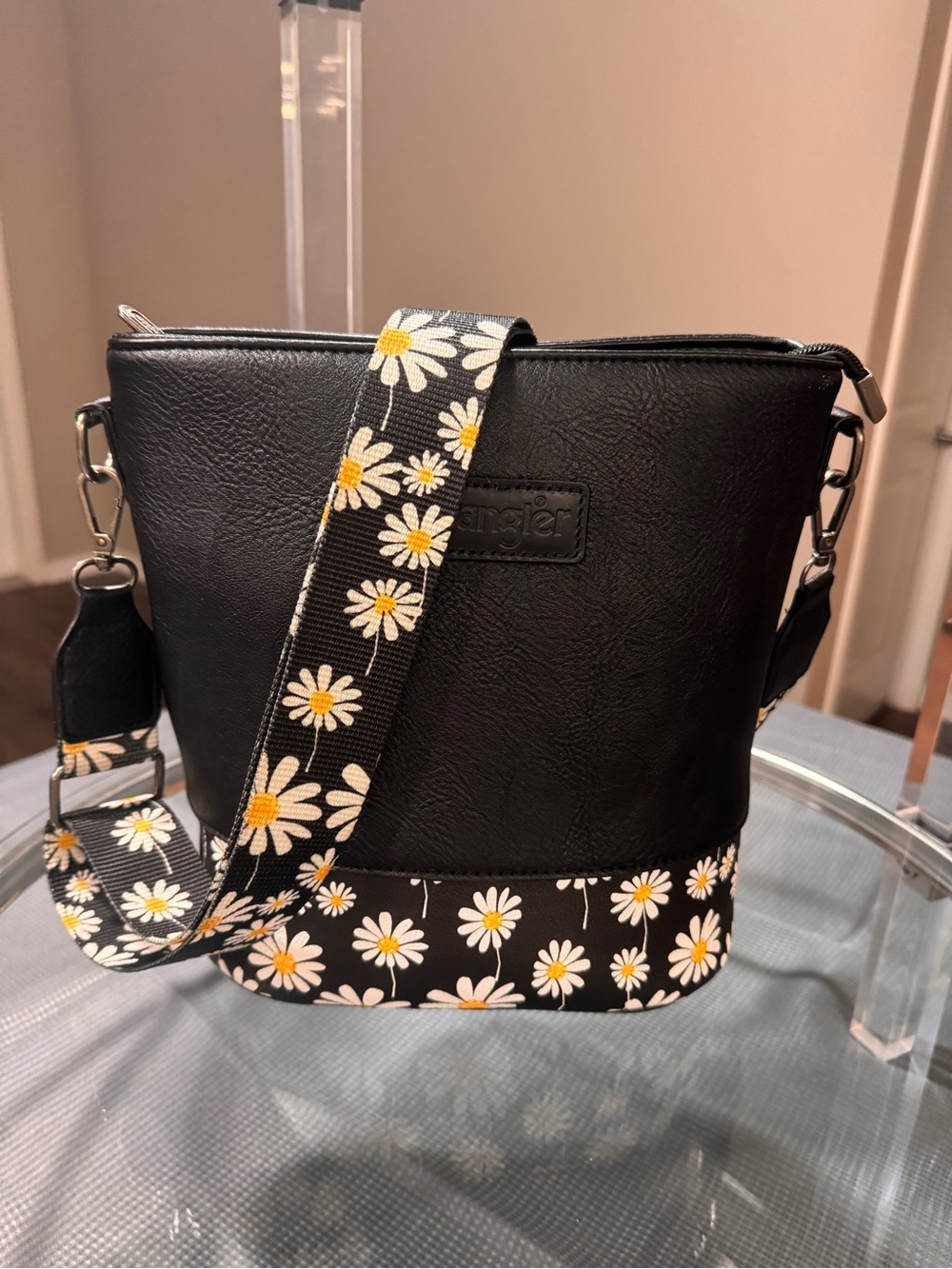 Wrangler Black Crossbody with Daisy Strap - Picture 2 of 16